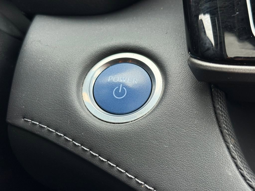 Used 2021 Toyota Highlander Limited image 18