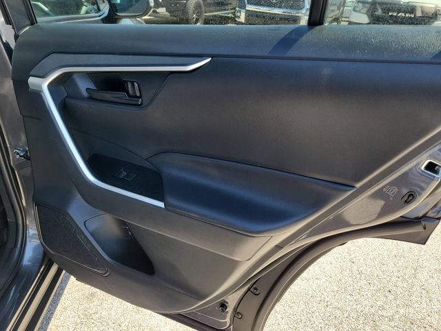 Used 2025 Toyota RAV4 LE AWD/4WD image 37