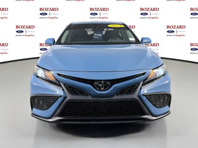 Used 2024 Toyota Camry SE FWD image 2