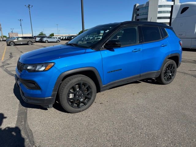 Used 2023 Jeep Compass Latitude w/ Convenience Group AWD/4WD image 6