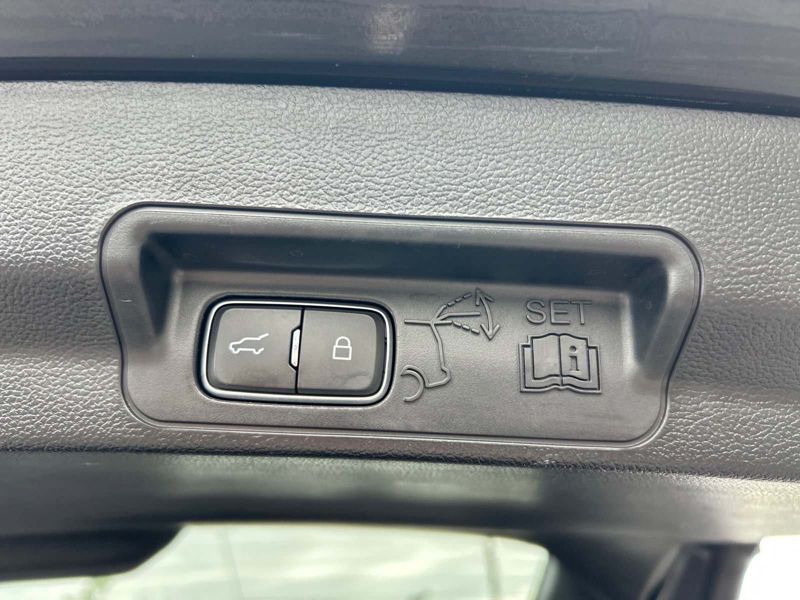 Certified 2021 Ford Explorer XLT AWD/4WD image 14