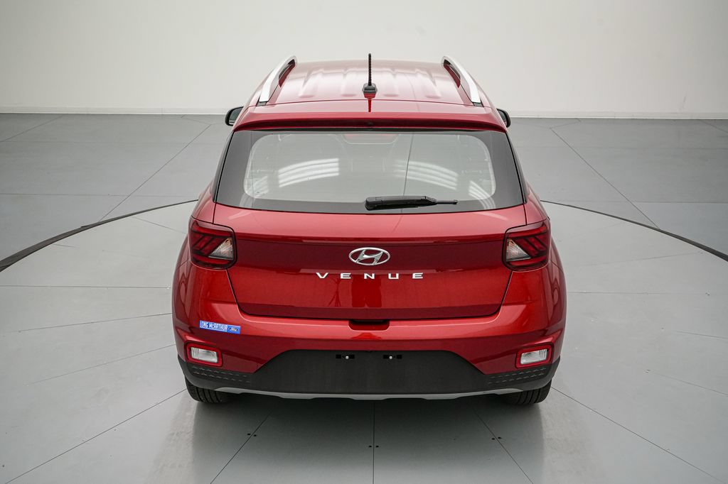 Used 2025 Hyundai Venue Limited FWD image 5