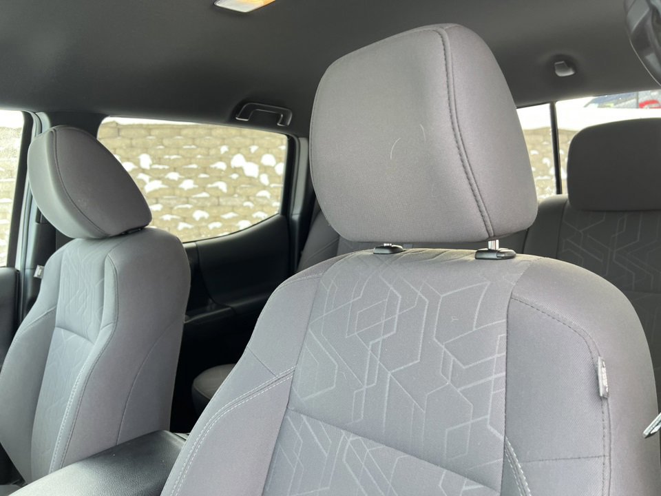 Used 2019 Toyota Tacoma TRD Off-Road image 17