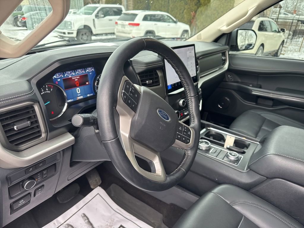 Certified 2022 Ford Expedition Max XLT image 4