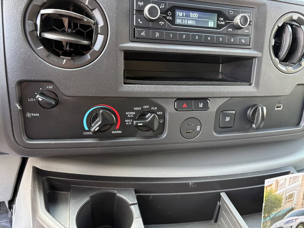 Certified 2023 Ford E-450 and Econoline 450 Super Duty w/ Driver's Safety Package RWD image 20