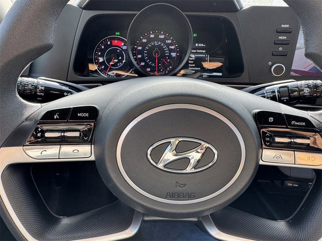 Used 2022 Hyundai Elantra SEL image 18