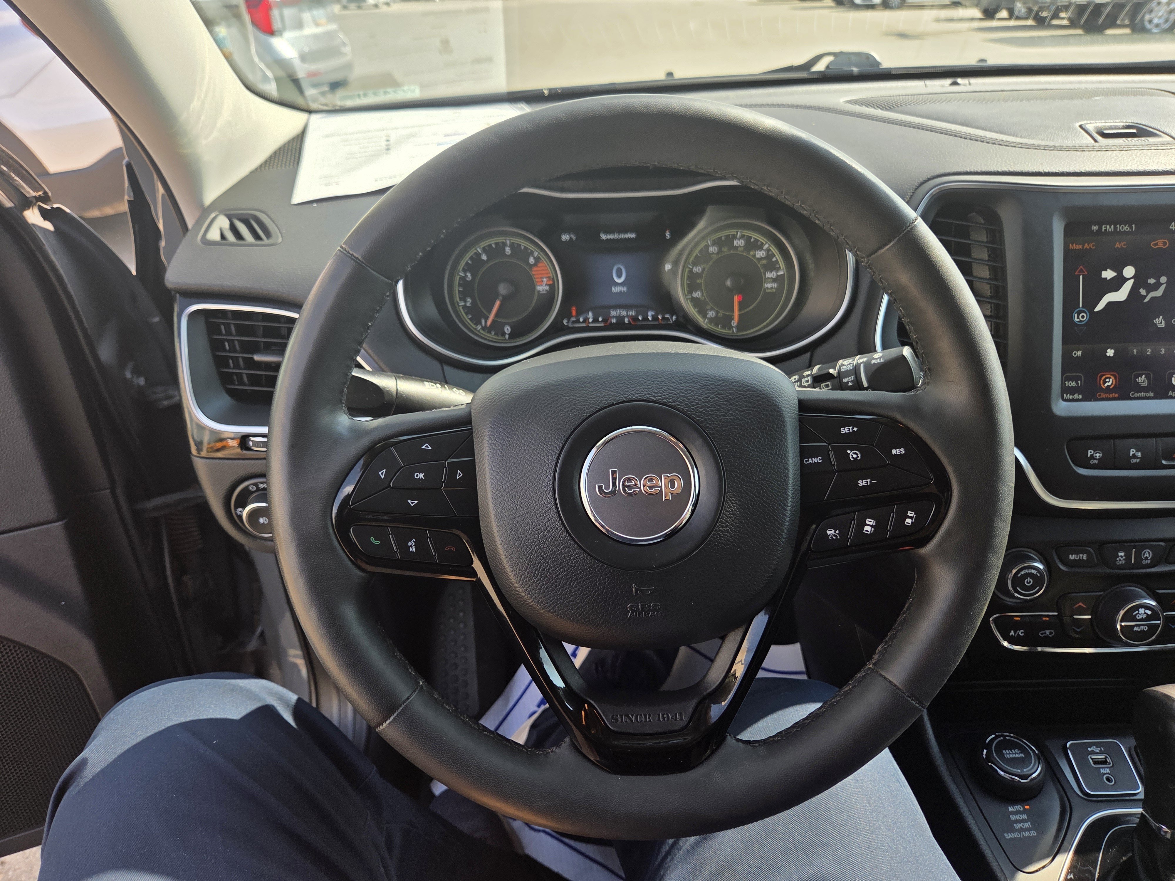 Used 2023 Jeep Cherokee Altitude Lux AWD/4WD image 14