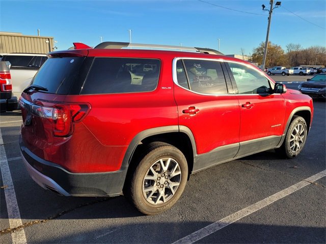 Used 2023 GMC Acadia SLE w/ Driver Convenience Package image 3