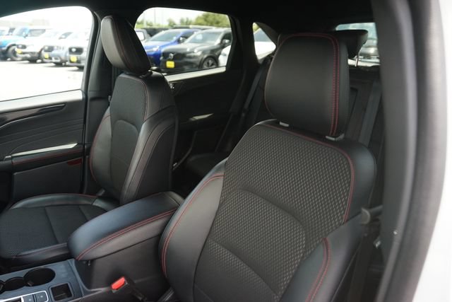 Certified 2025 Ford Escape ST-Line w/ Tech Pack #1 FWD image 10