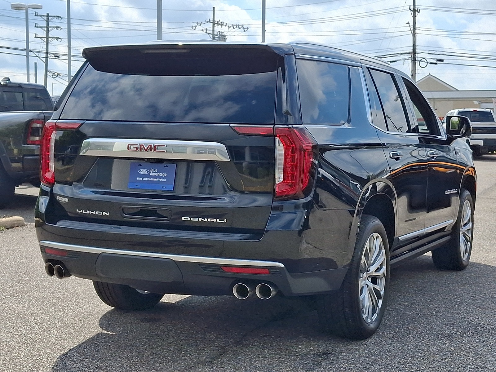 Used 2024 GMC Yukon Denali w/ Denali Reserve Package AWD/4WD image 10