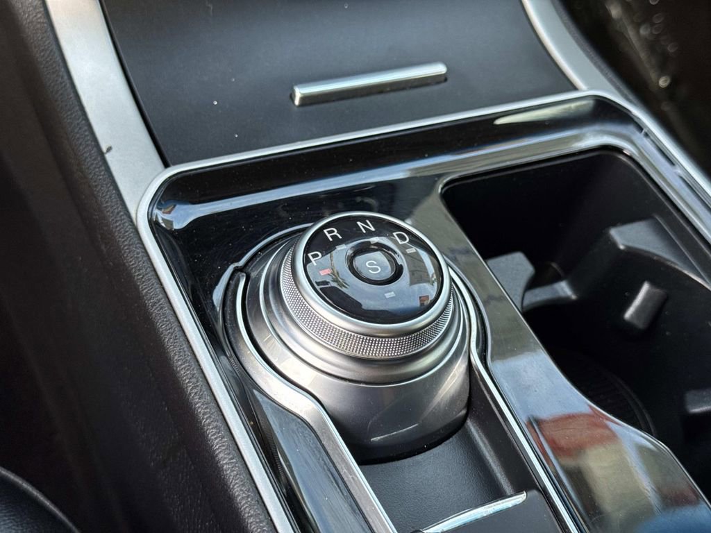 Certified 2020 Ford Edge SEL w/ Convenience Package image 16