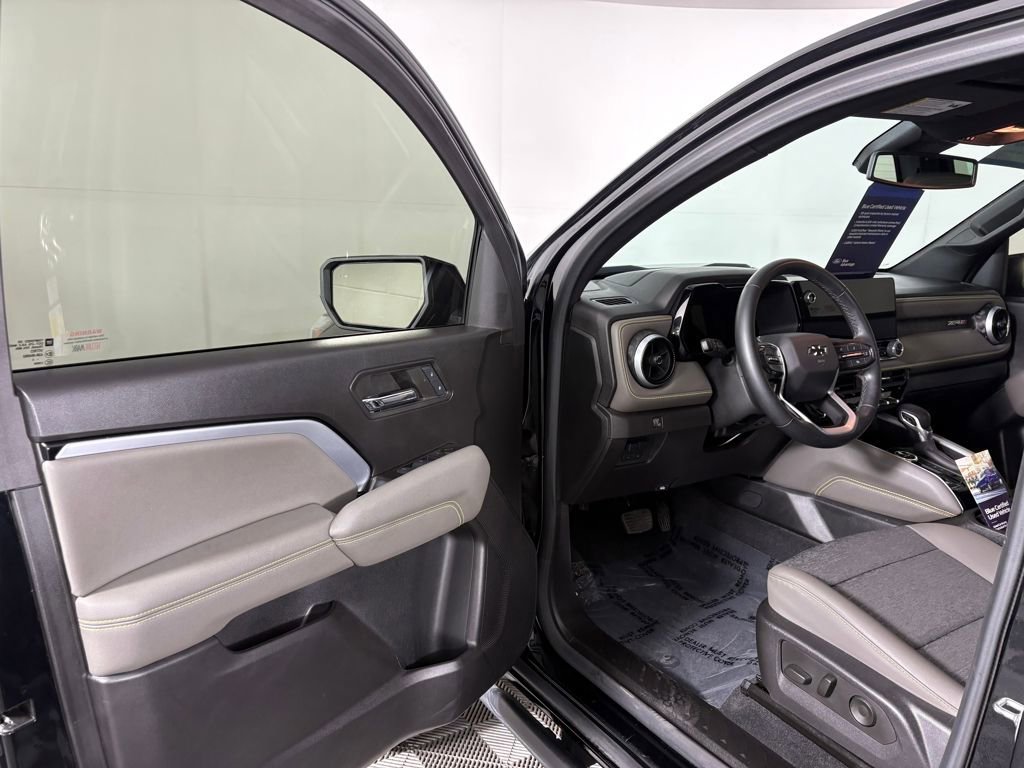 Used 2024 Chevrolet Colorado ZR2 w/ Technology Package image 12