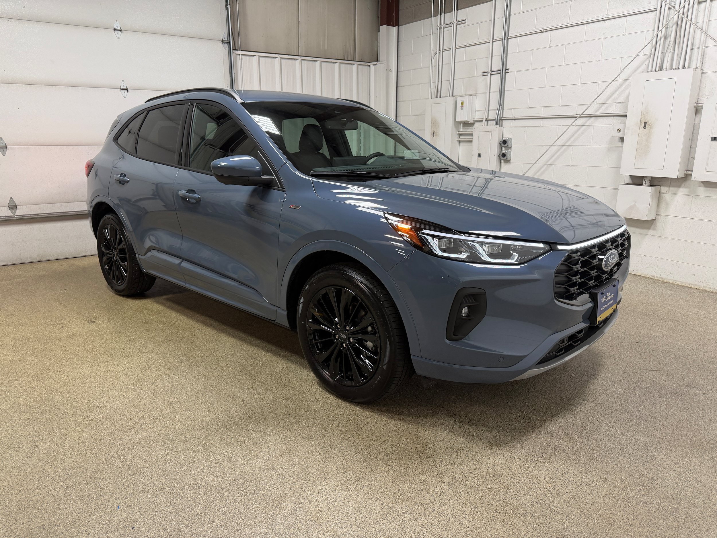 Certified 2025 Ford Escape ST-Line Elite w/ Premium Technology Package AWD/4WD image 5