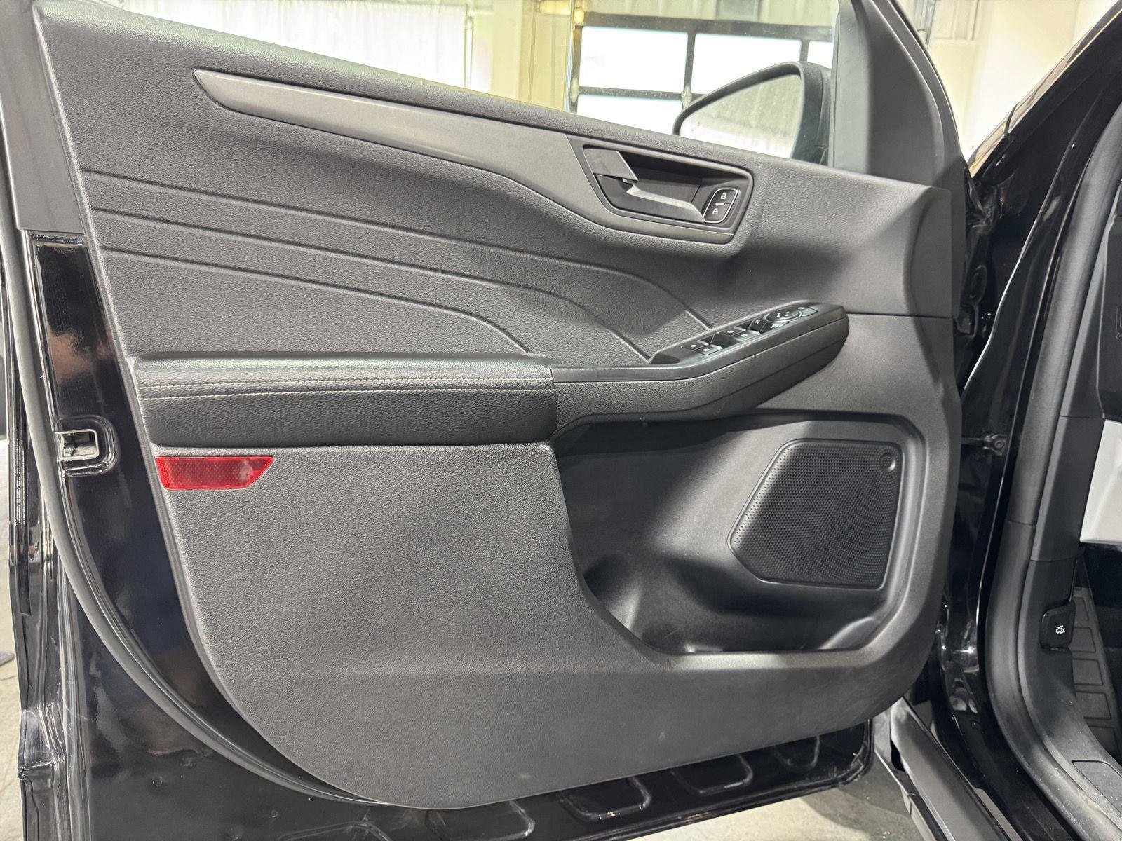 Certified 2025 Ford Escape Active w/ Cold Weather Package FWD image 16