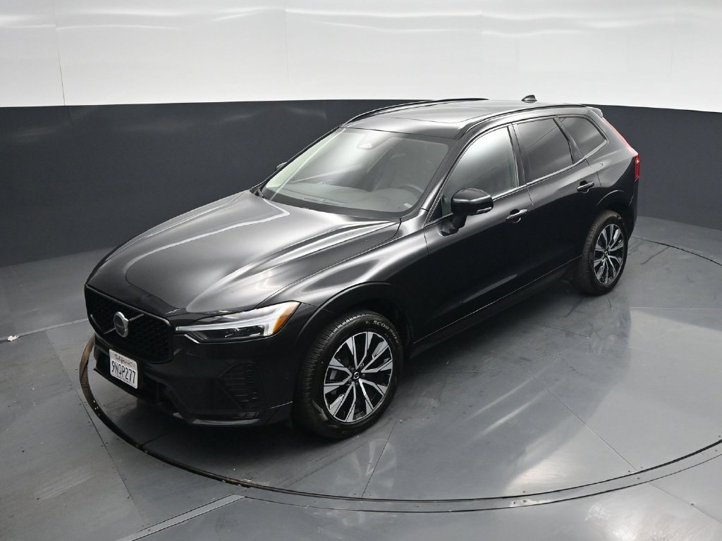 Used 2025 Volvo XC60 B5 Plus AWD/4WD image 36