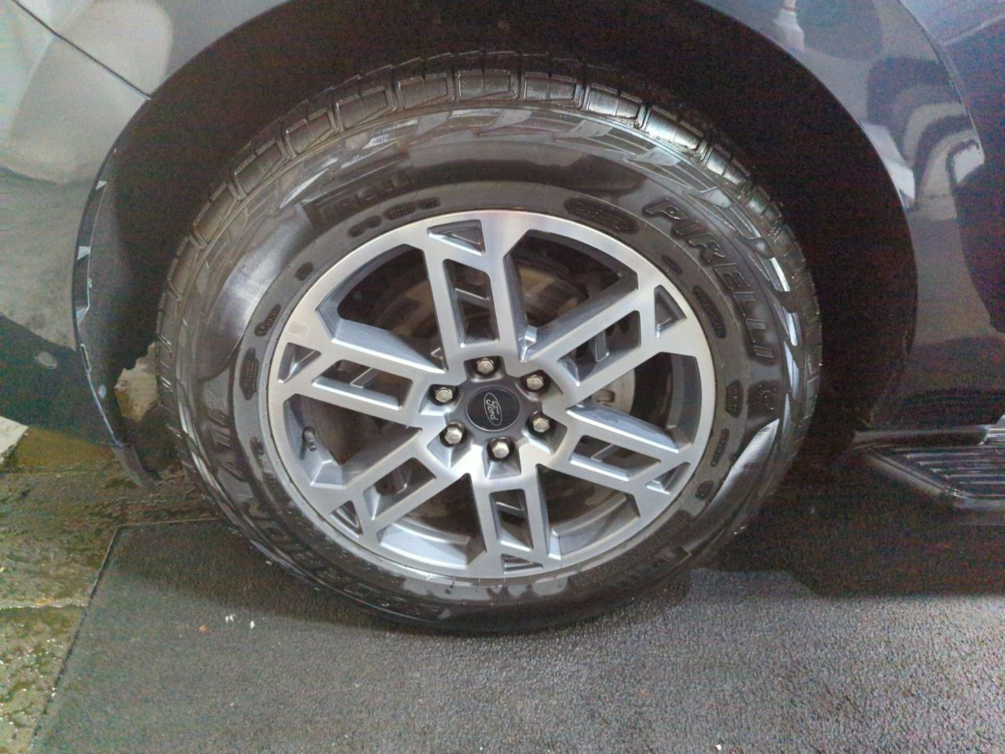 Certified 2025 Ford Expedition Active AWD/4WD image 9