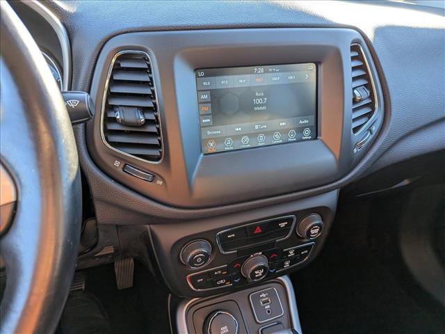 Used 2020 Jeep Compass Latitude w/ Cold Weather Group AWD/4WD image 15