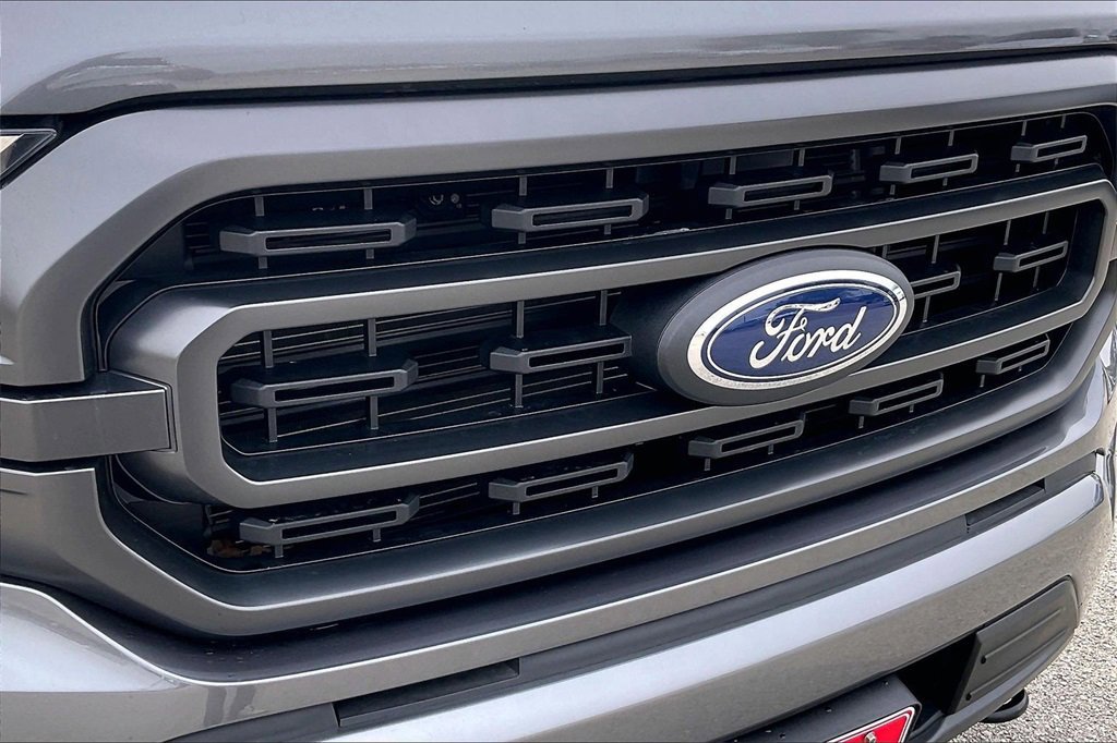 Certified 2022 Ford F150 XLT w/ Equipment Group 302A High image 32