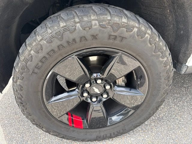 Used 2018 Chevrolet Colorado LT w/ Redline Special Edition AWD/4WD image 16