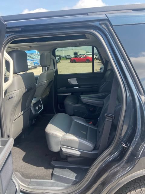 Certified 2025 Ford Expedition Active AWD/4WD image 6