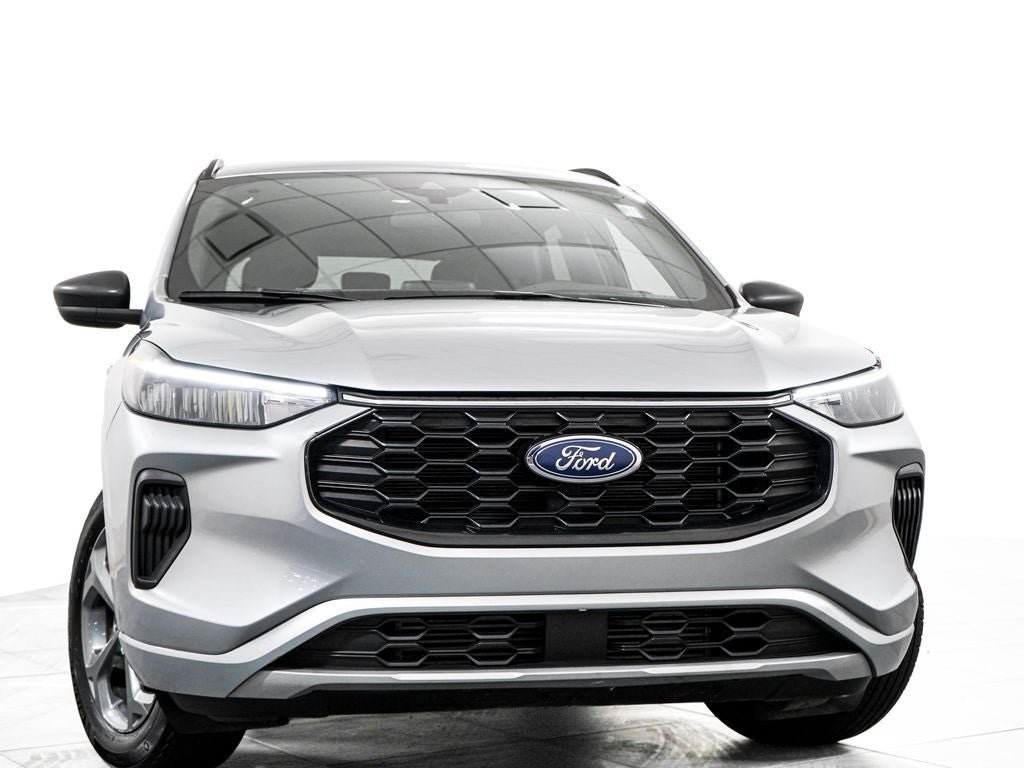 Certified 2024 Ford Escape ST-Line AWD/4WD image 3