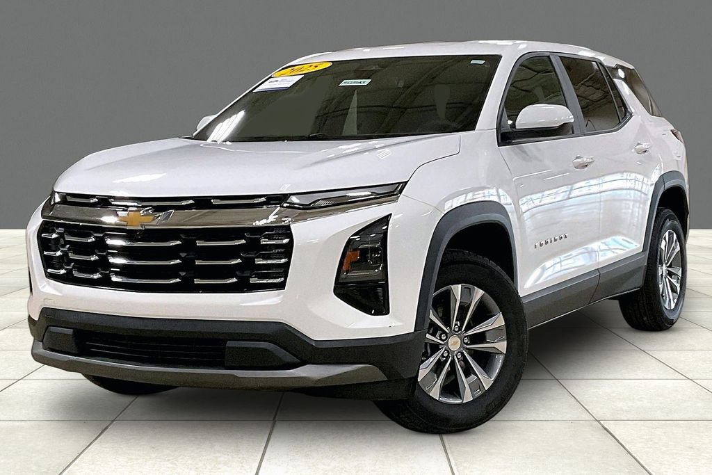 Used 2025 Chevrolet Equinox LT AWD/4WD image 2
