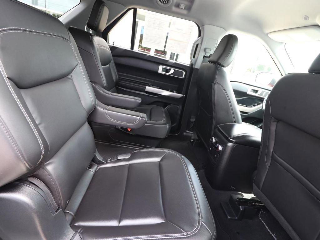 Certified 2022 Ford Explorer XLT w/ Equipment Group 202A RWD image 24