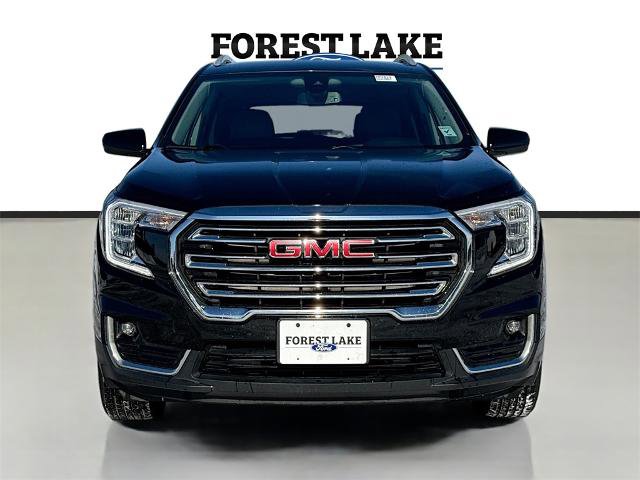 Used 2024 GMC Terrain SLT image 2