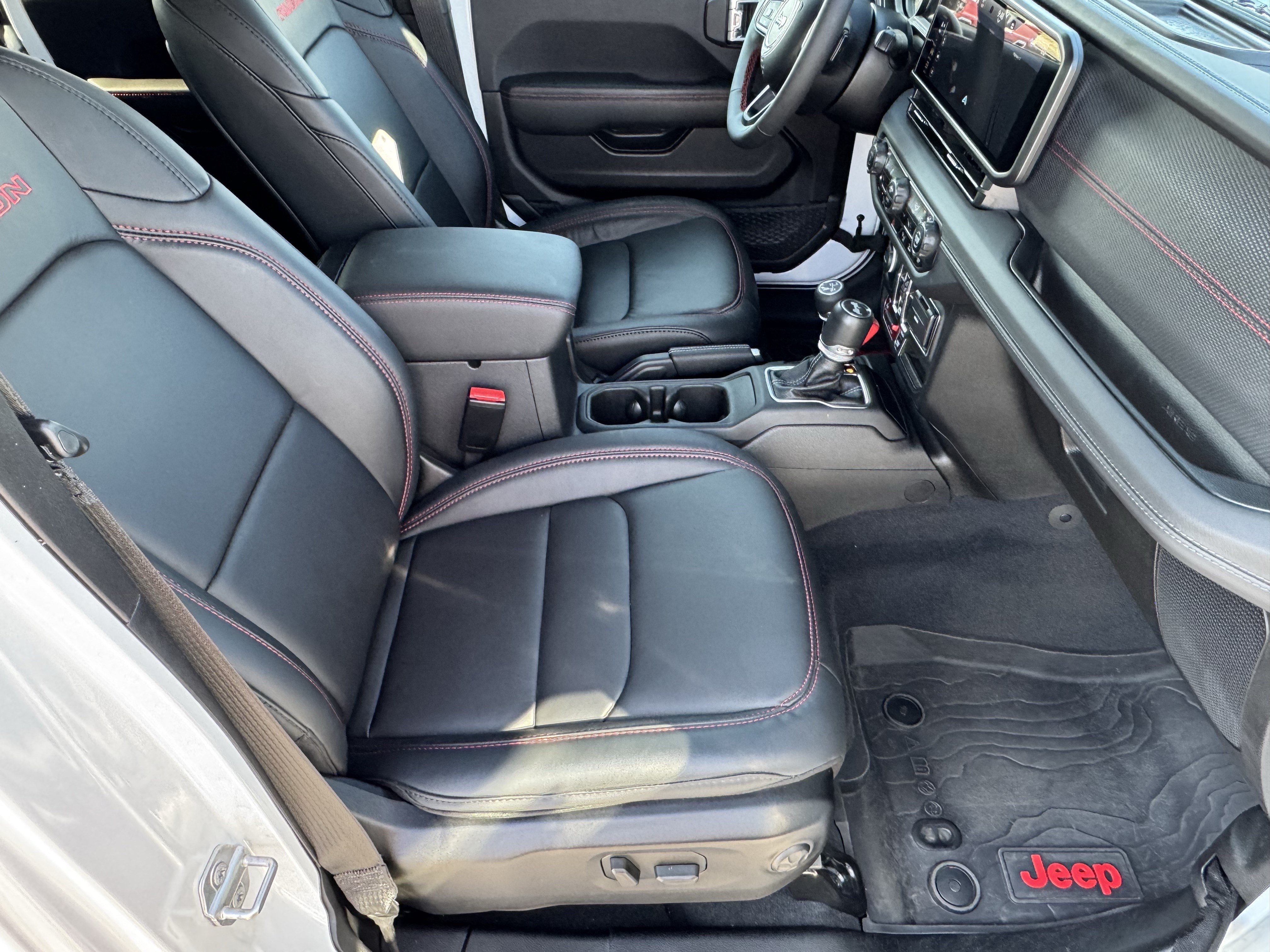 Used 2024 Jeep Wrangler Unlimited Rubicon AWD/4WD image 15