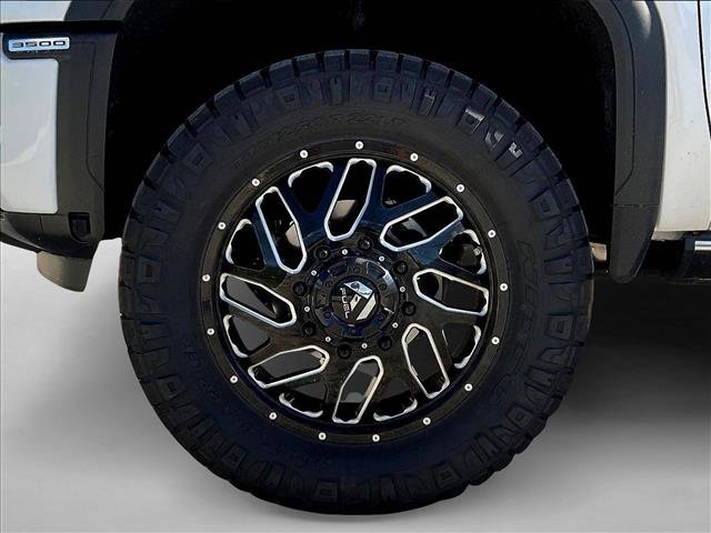 Used 2024 GMC Sierra 3500 Denali Ultimate AWD/4WD image 10