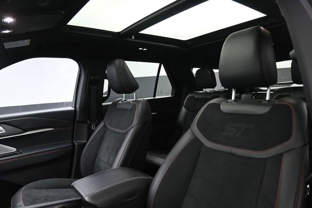 Certified 2025 Ford Explorer ST AWD/4WD image 10