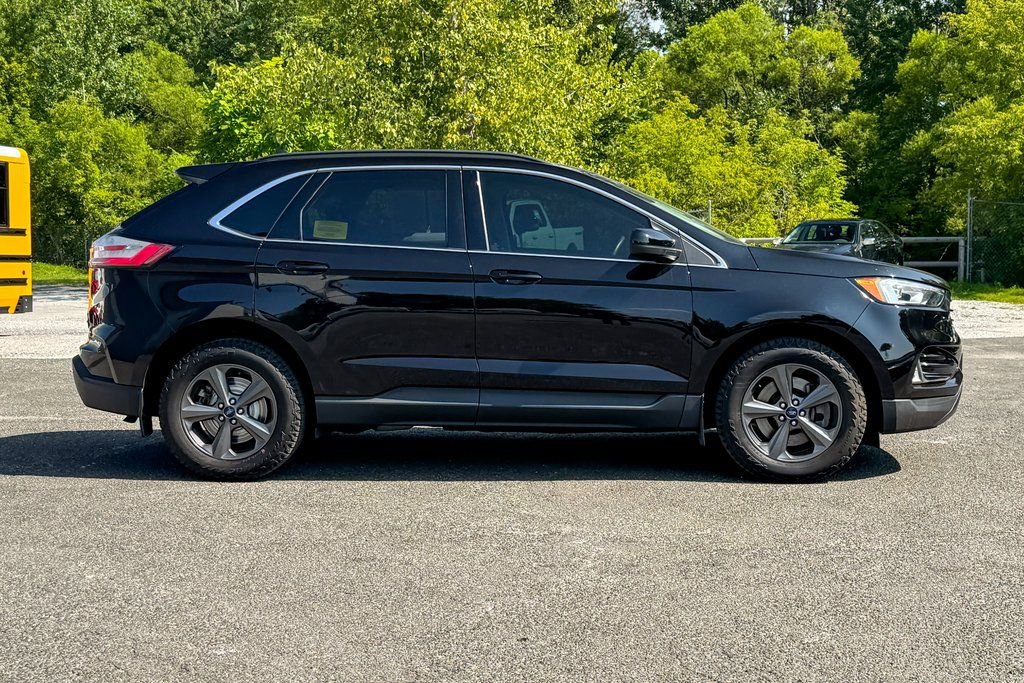 Certified 2022 Ford Edge SEL w/ Sport Appearance Package AWD/4WD image 2
