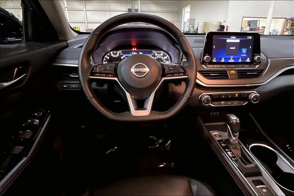Used 2025 Nissan Altima 2.5 SR AWD/4WD image 5