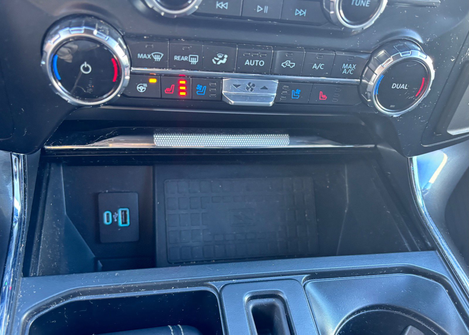 Certified 2022 Ford F150 Lariat w/ Equipment Group 502A High image 50