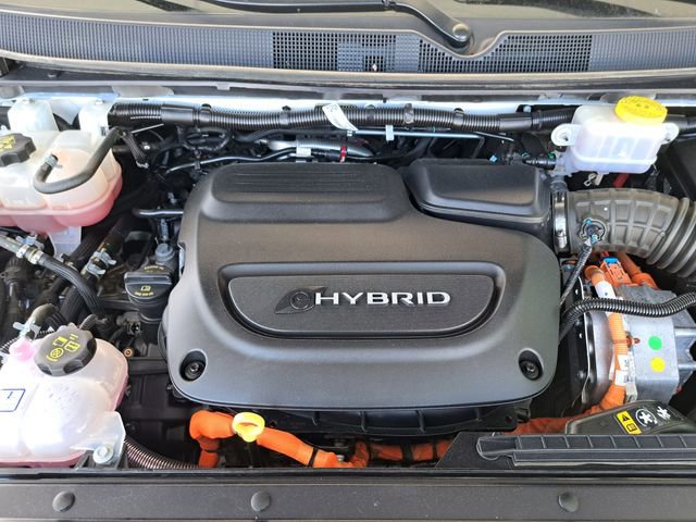 Used 2024 Chrysler Pacifica Limited FWD image 25