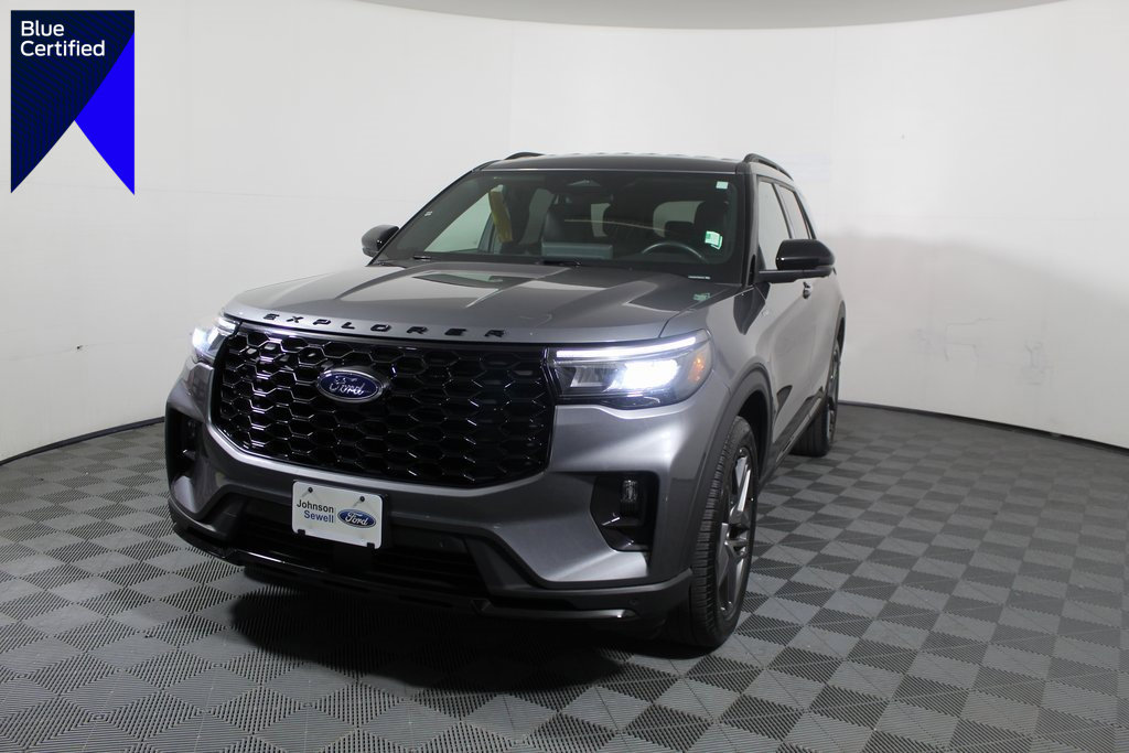 Certified 2025 Ford Explorer ST-Line w/ ST-Line Street Pack image 1