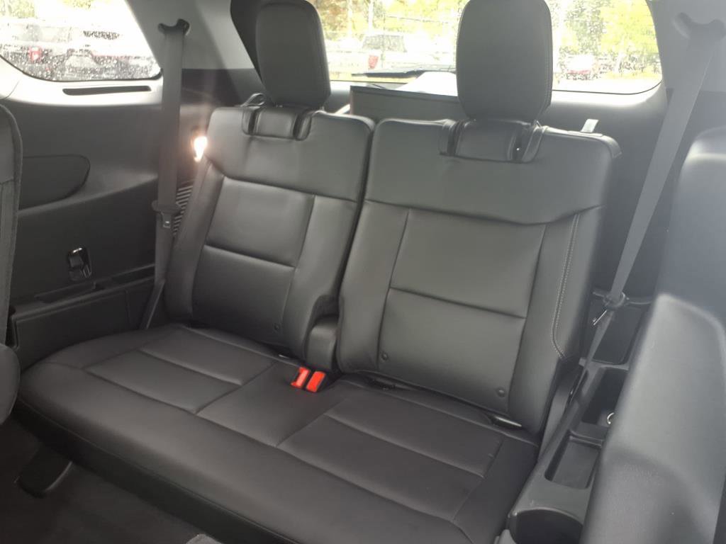 Certified 2022 Ford Explorer XLT w/ Equipment Group 202A image 10