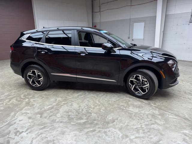 Used 2023 Kia Sportage LX image 6