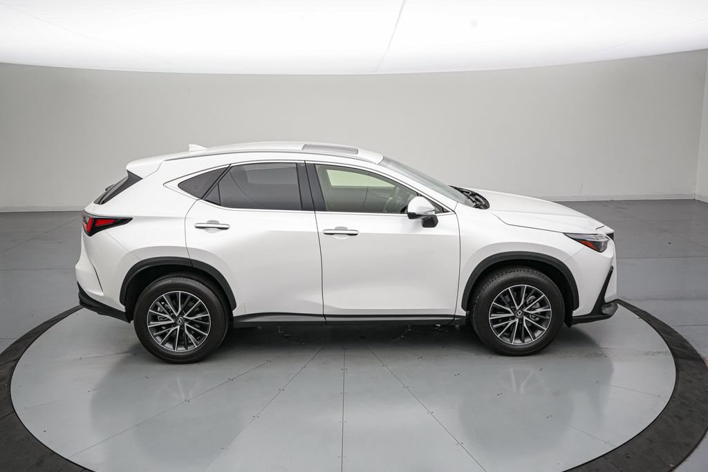 Used 2024 Lexus NX 250 FWD image 3