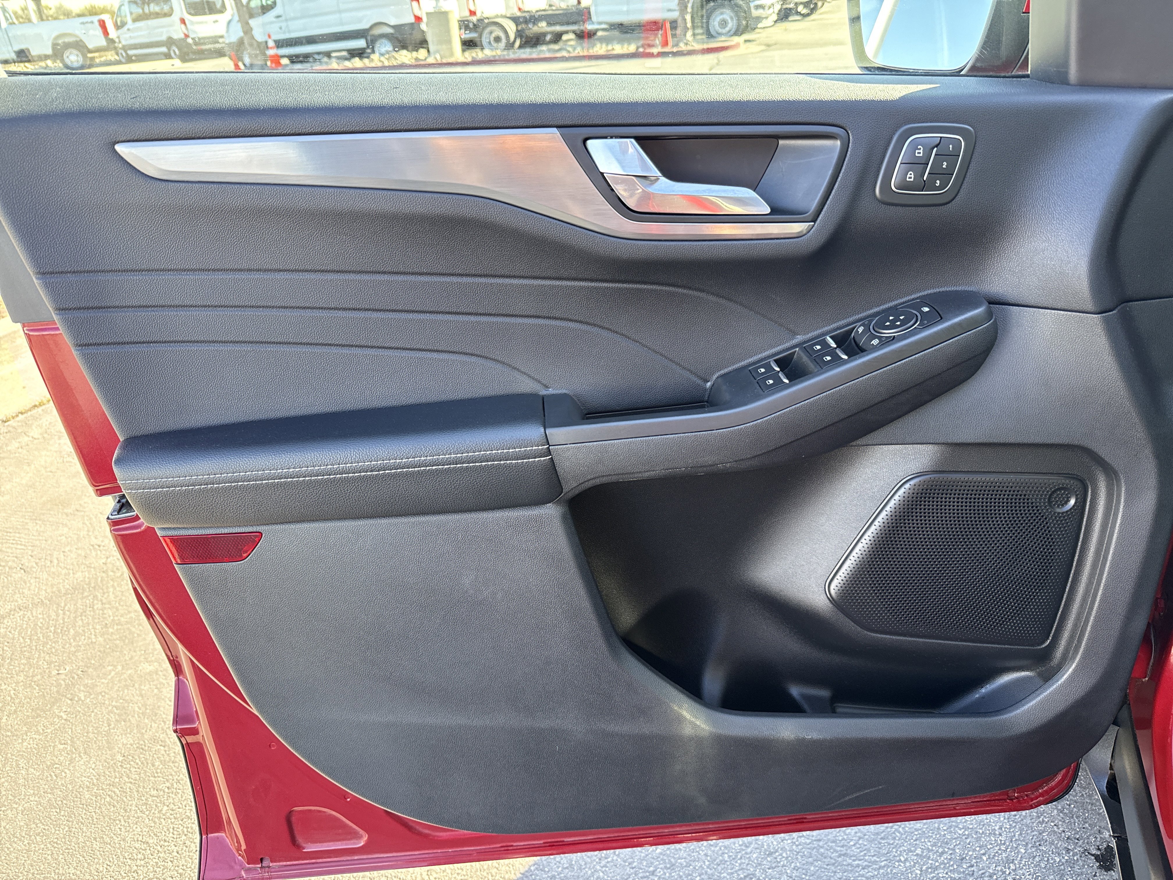 Certified 2022 Ford Escape Titanium image 21