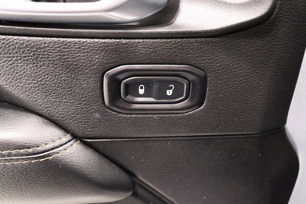 Used 2022 Jeep Wrangler Unlimited Sahara image 16