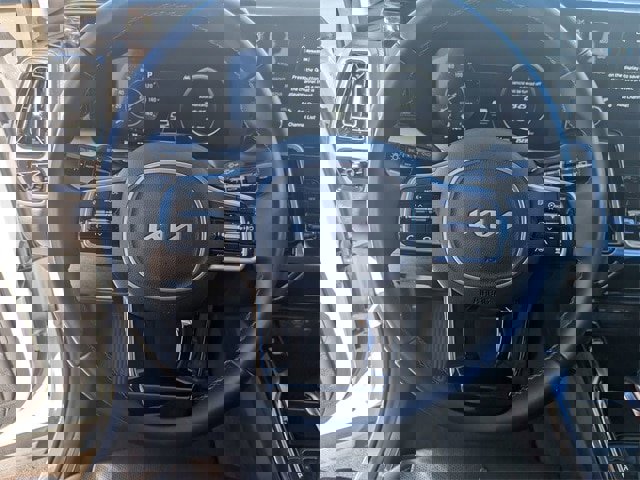 Used 2023 Kia Sorento SX image 19