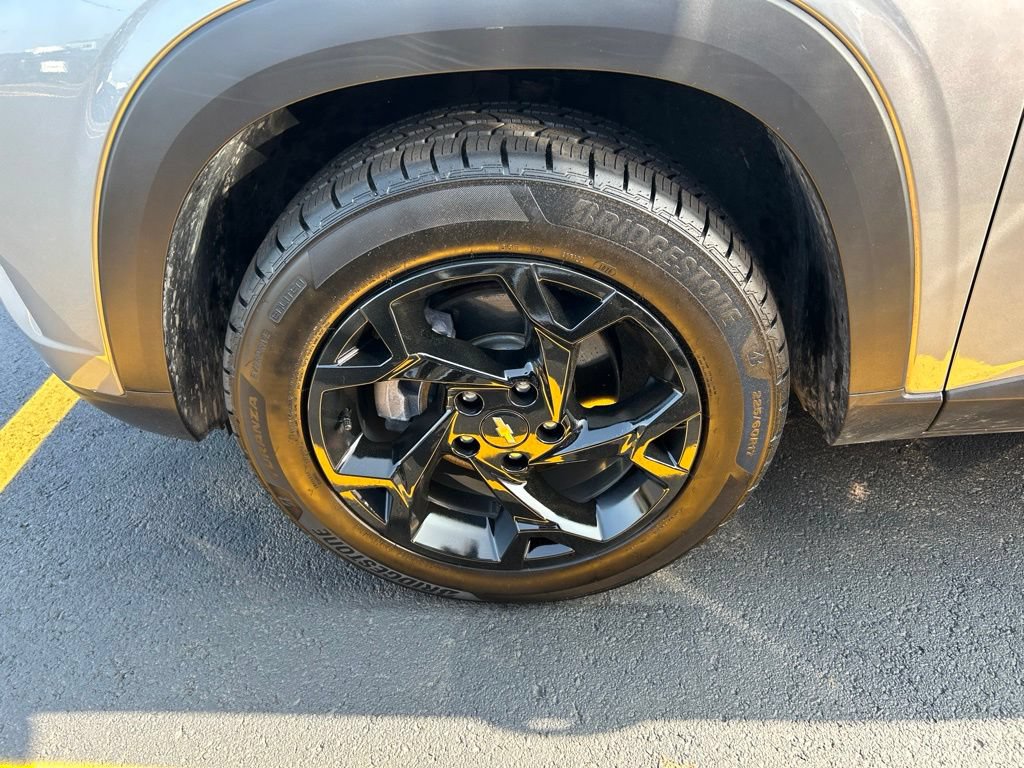 Used 2024 Chevrolet Trax LT w/ Driver Confidence Package FWD image 28
