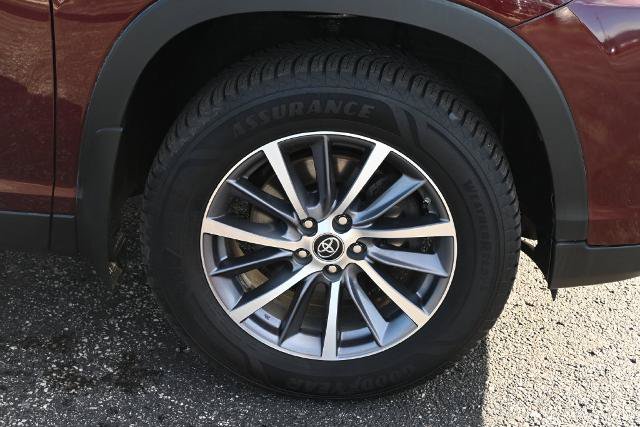 Used 2019 Toyota Highlander XLE AWD/4WD image 17