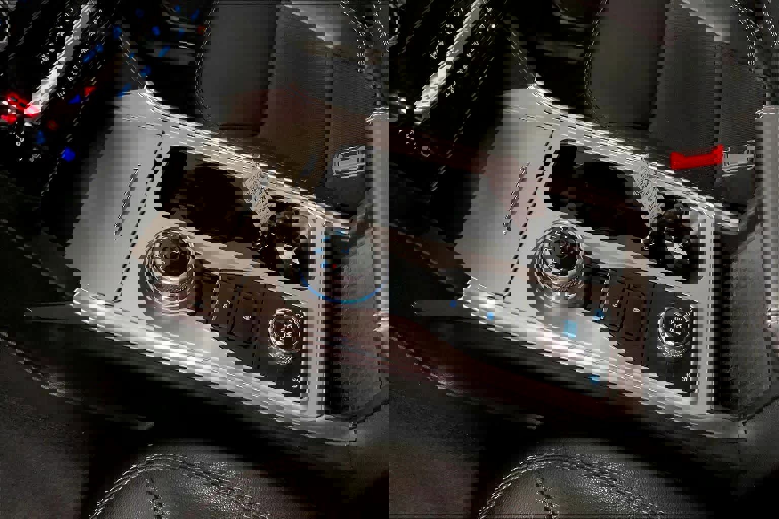 Certified 2022 Ford Explorer Limited w/ Equipment Group 301A image 15