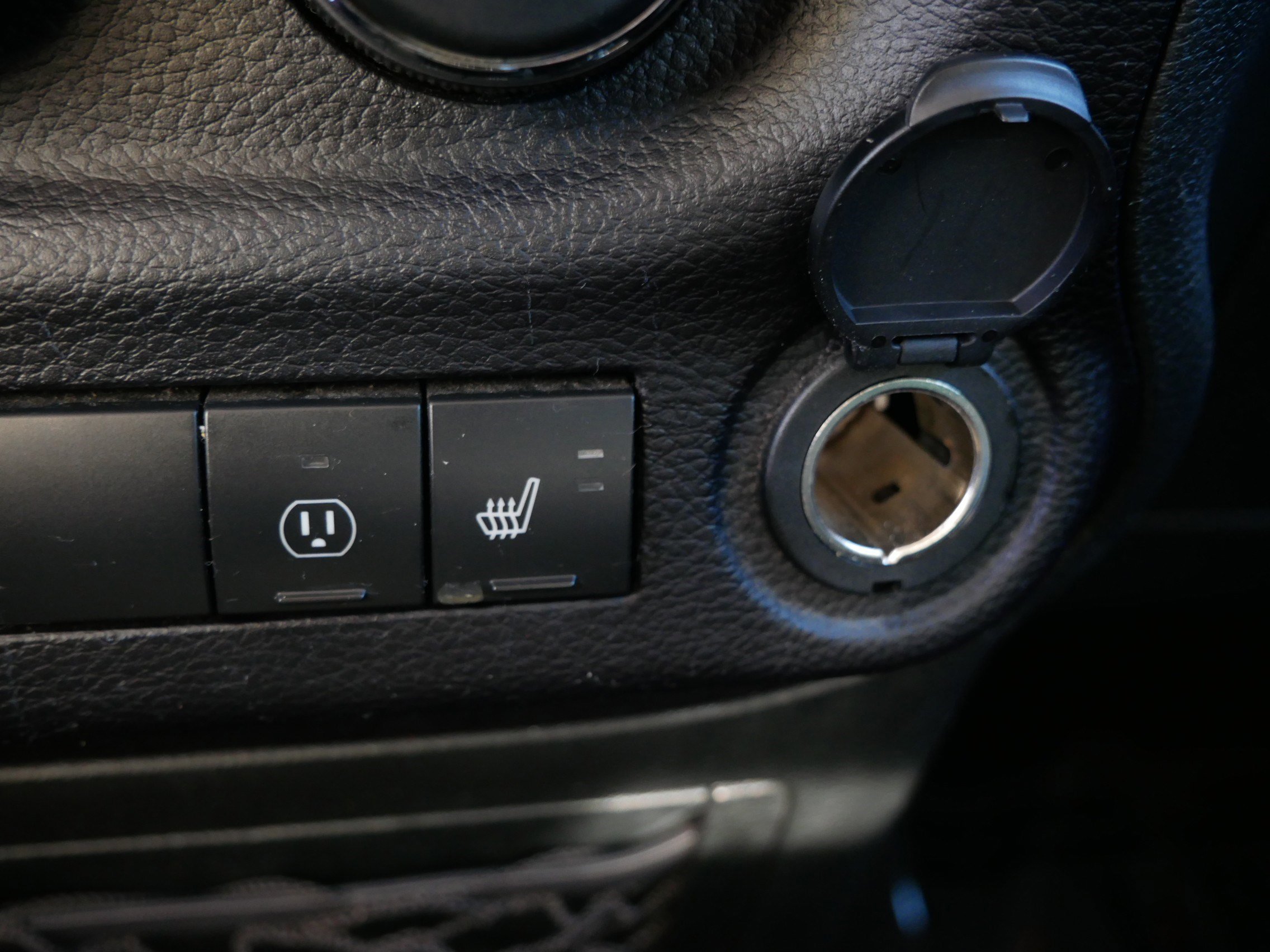 Used 2017 Jeep Wrangler Unlimited Sahara AWD/4WD image 31