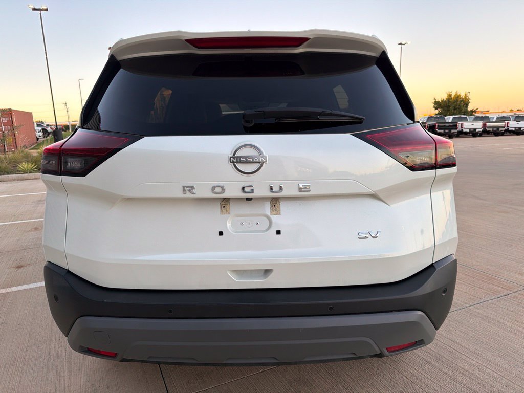 Used 2023 Nissan Rogue SV FWD image 4