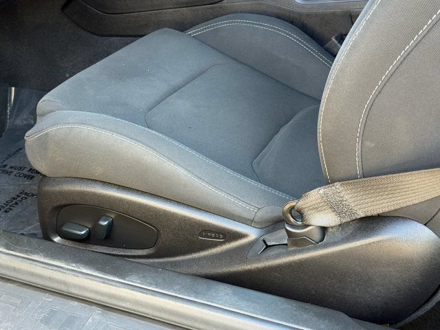 Used 2018 Chevrolet Camaro LT RWD image 31