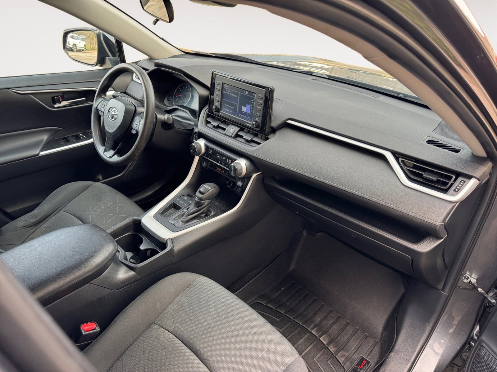 Used 2021 Toyota RAV4 XLE FWD image 15