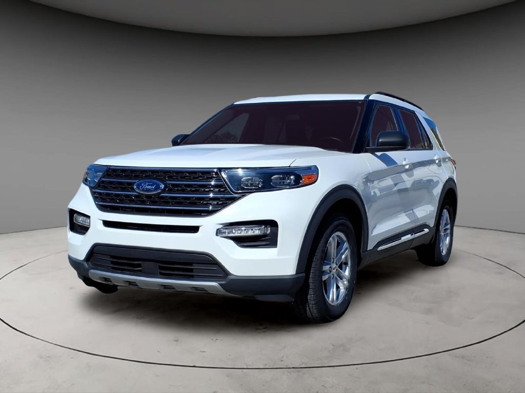 Certified 2023 Ford Explorer XLT w/ Equipment Group 202A RWD image 2